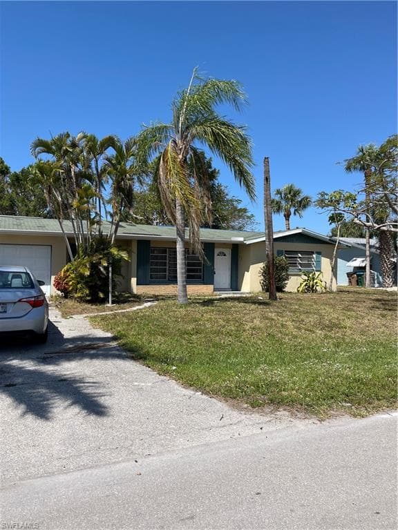 5728 Riverside DR CAPE CORAL, FL 33904