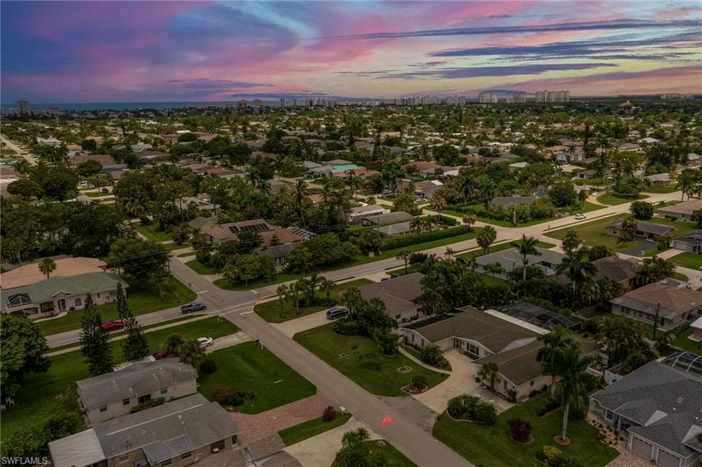 805 97th AVE N NAPLES, FL 34108