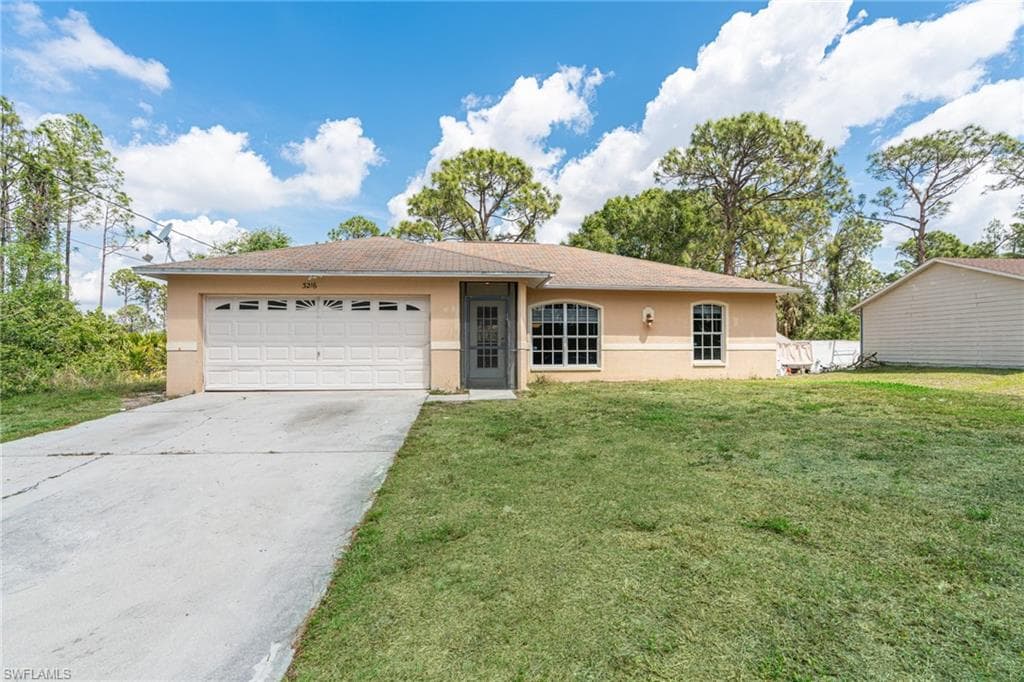 3216 21st ST W LEHIGH ACRES, FL 33971