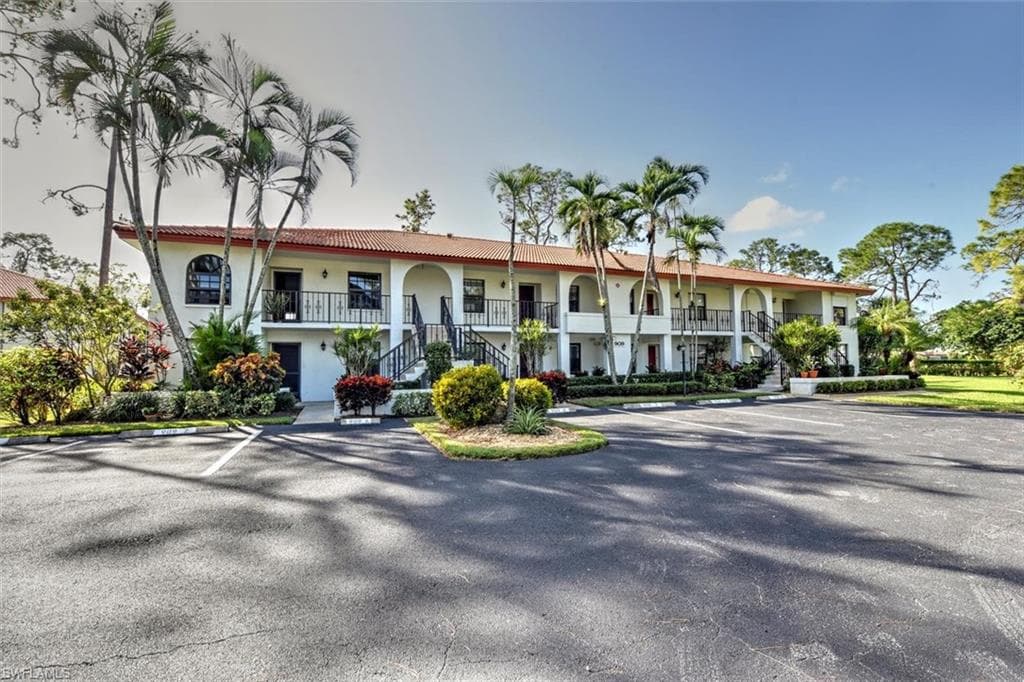 909 Augusta BLVD 909-6 NAPLES, FL 34113