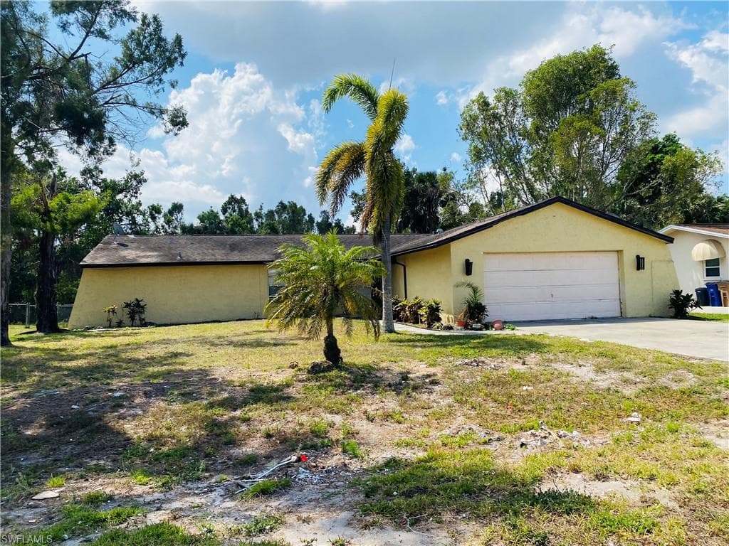 12125 De Moya DR FORT MYERS, FL 33905