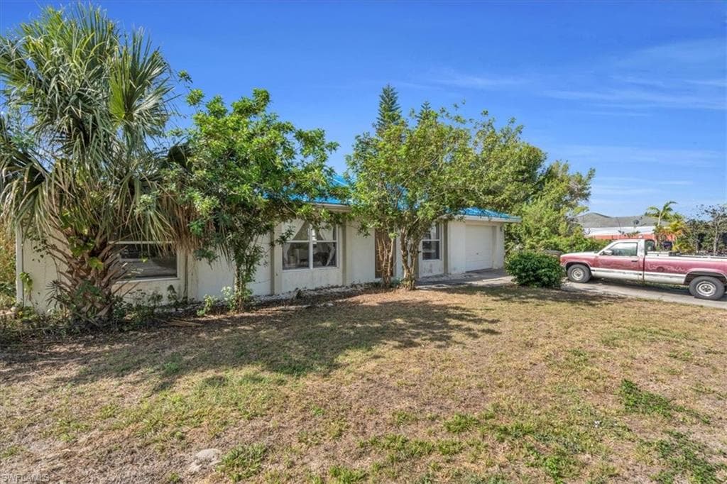 3007 7th ST SW LEHIGH ACRES, FL 33976