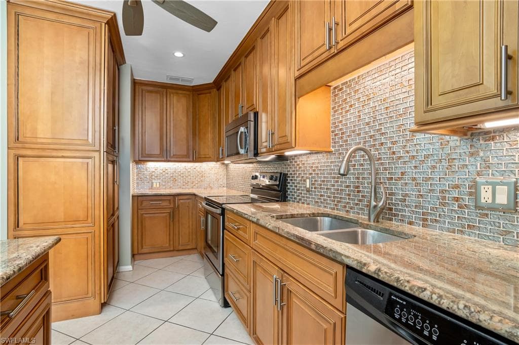 788 Park Shore DR H32 NAPLES, FL 34103