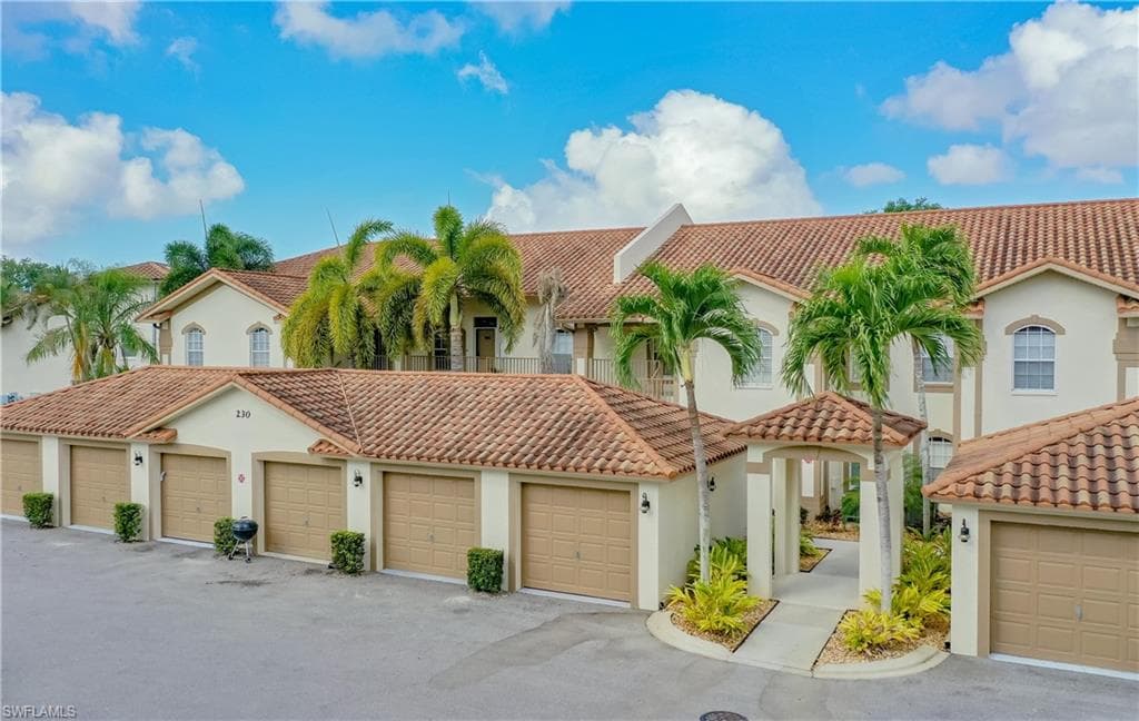230 Newport DR 602 NAPLES, FL 34114