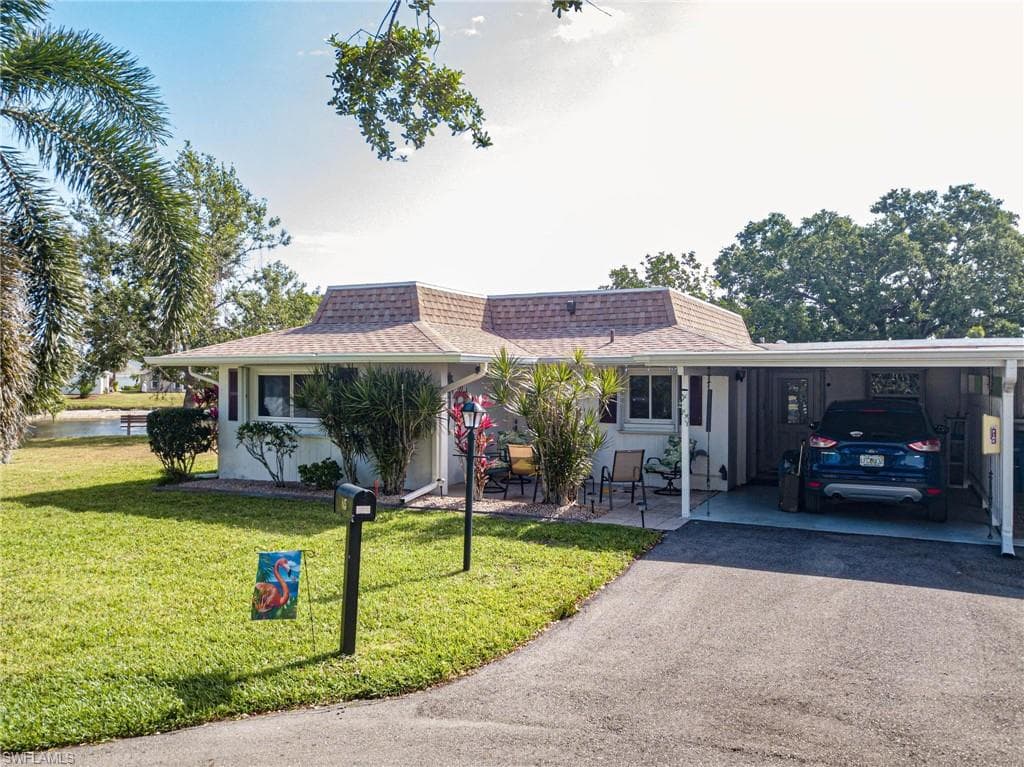 845 Pangola DR NORTH FORT MYERS, FL 33903
