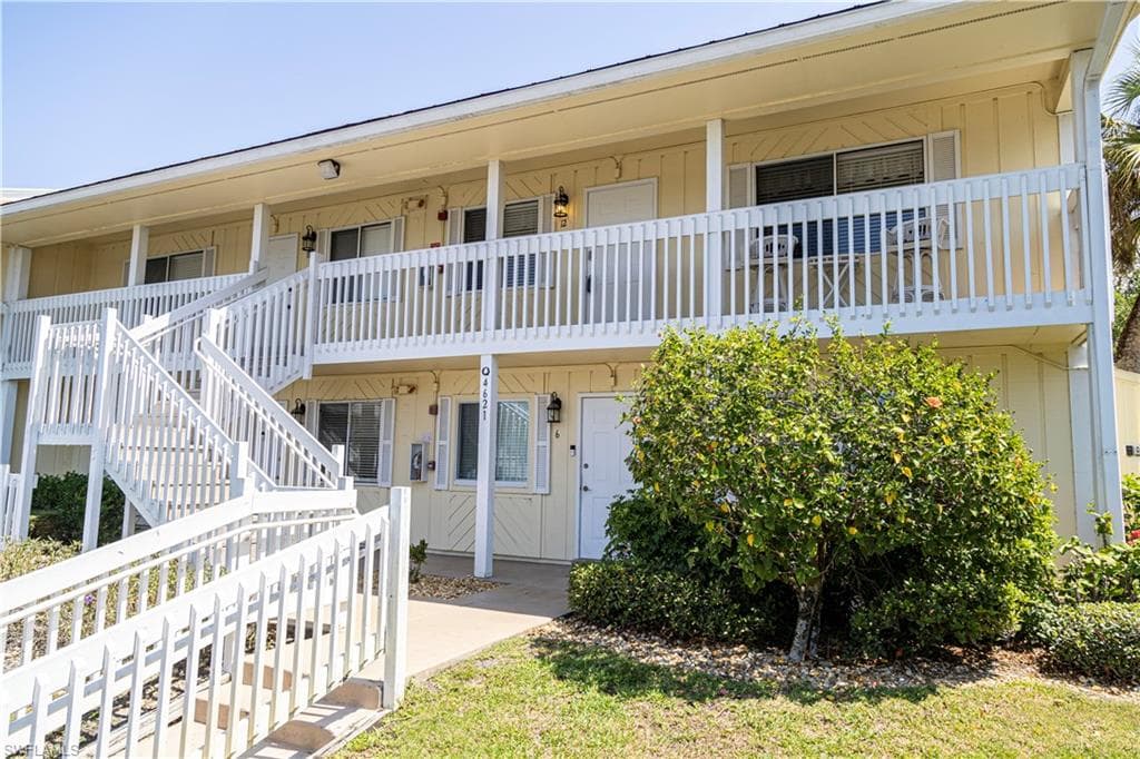 4621 Bayshore DR Q12 NAPLES, FL 34112