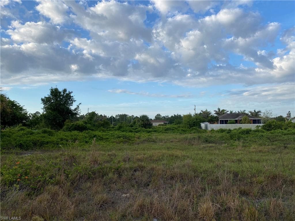 526 Raintree ST E LEHIGH ACRES, FL 33974