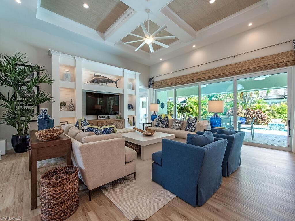 713 Pitch Apple LN NAPLES, FL 34108