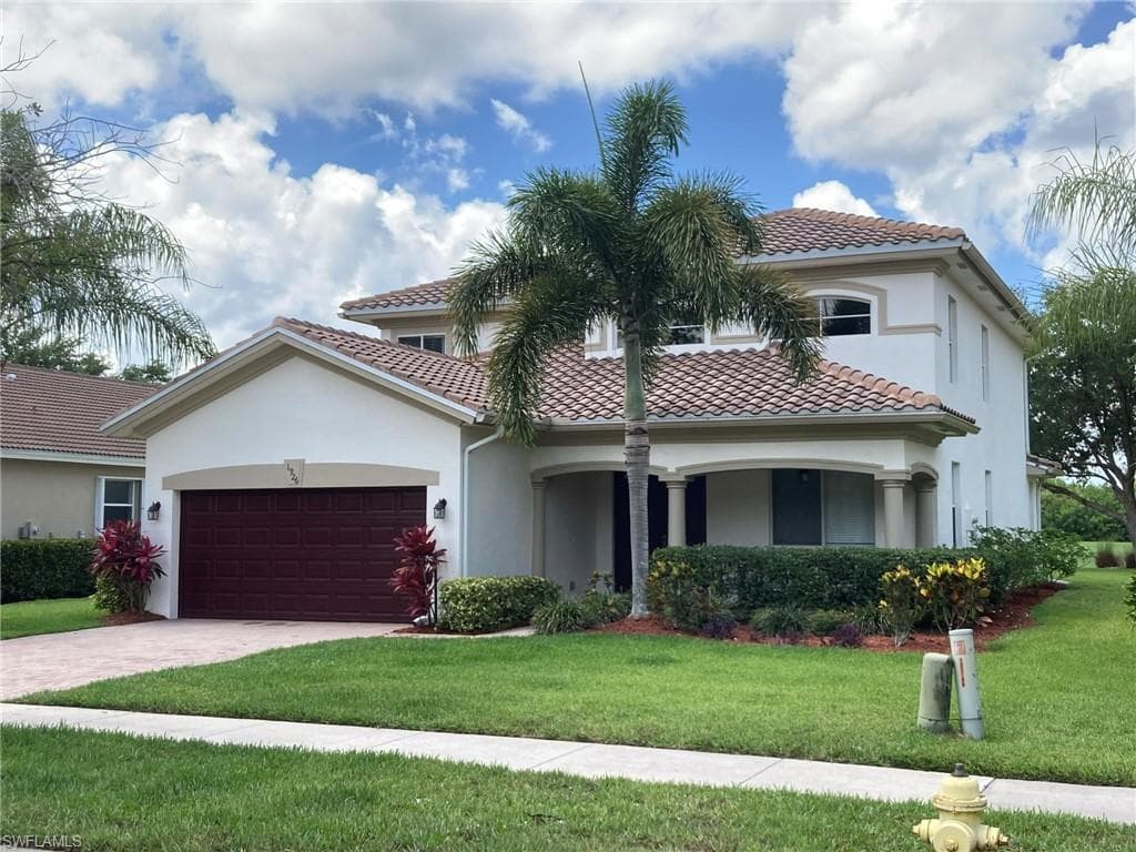 1926 Par DR NAPLES, FL 34120