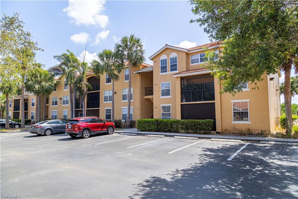 8659 River Homes LN 1308 BONITA SPRINGS, FL 34135