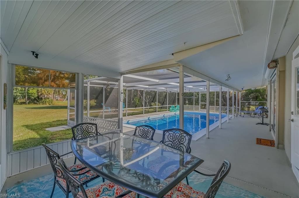 2285 Chandler AVE FORT MYERS, FL 33907