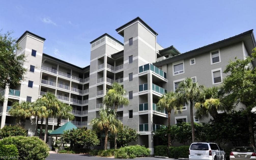 3330 Crossings CT PH1 BONITA SPRINGS, FL 34134