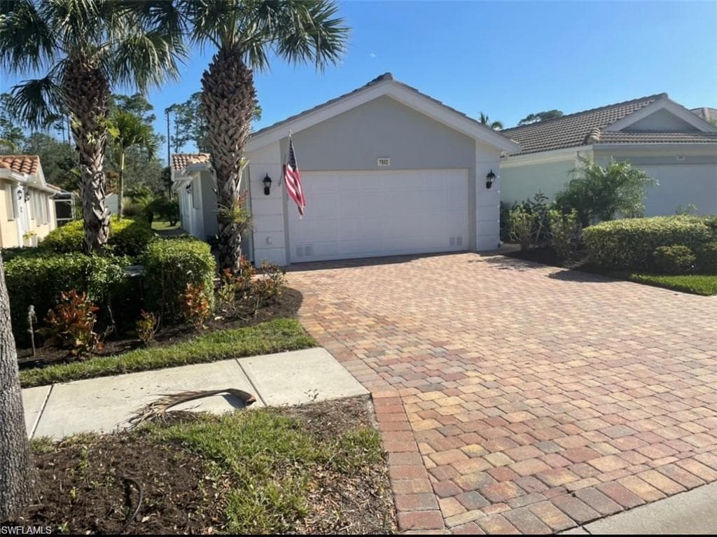 7653 Rozzini LN NAPLES, FL 34114