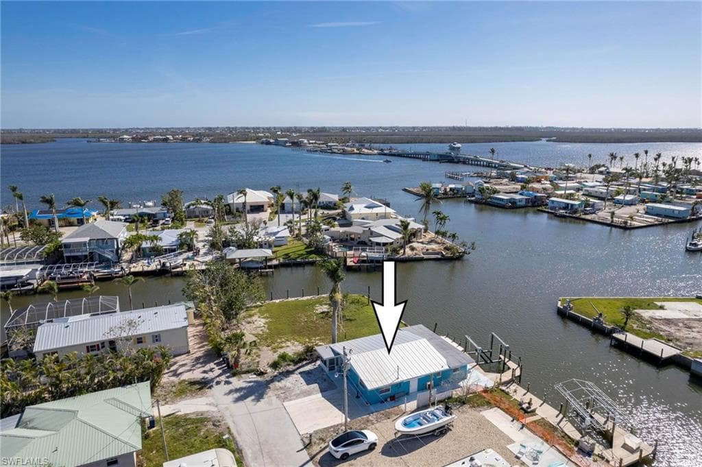 2555 Cay CV MATLACHA, FL 33993