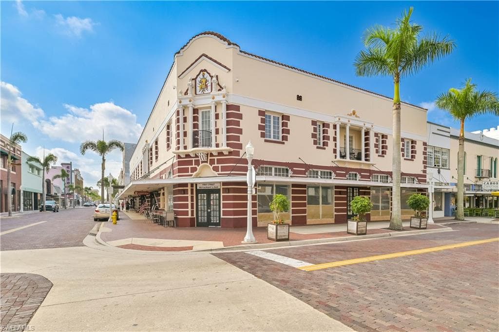 2230 1st ST 207 FORT MYERS, FL 33901