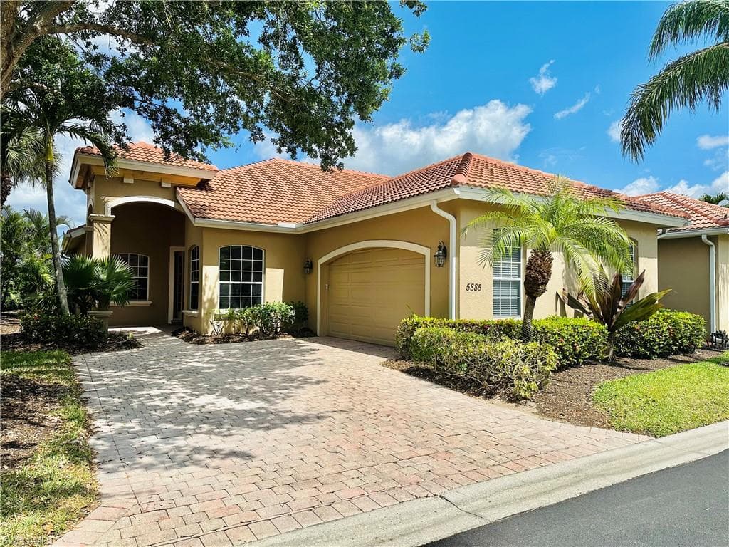 5885 Paradise CIR 3-25 NAPLES, FL 34110