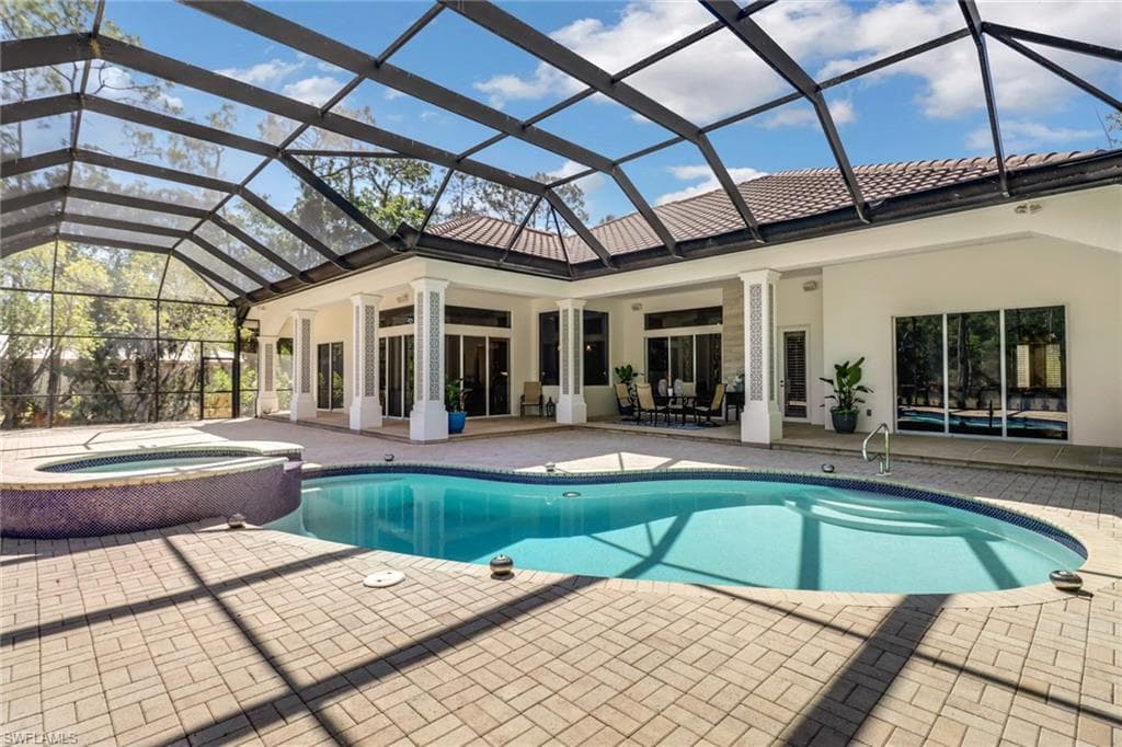 6411 Sandalwood LN NAPLES, FL 34109