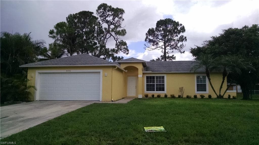 9092 Caloosa RD FORT MYERS, FL 33967
