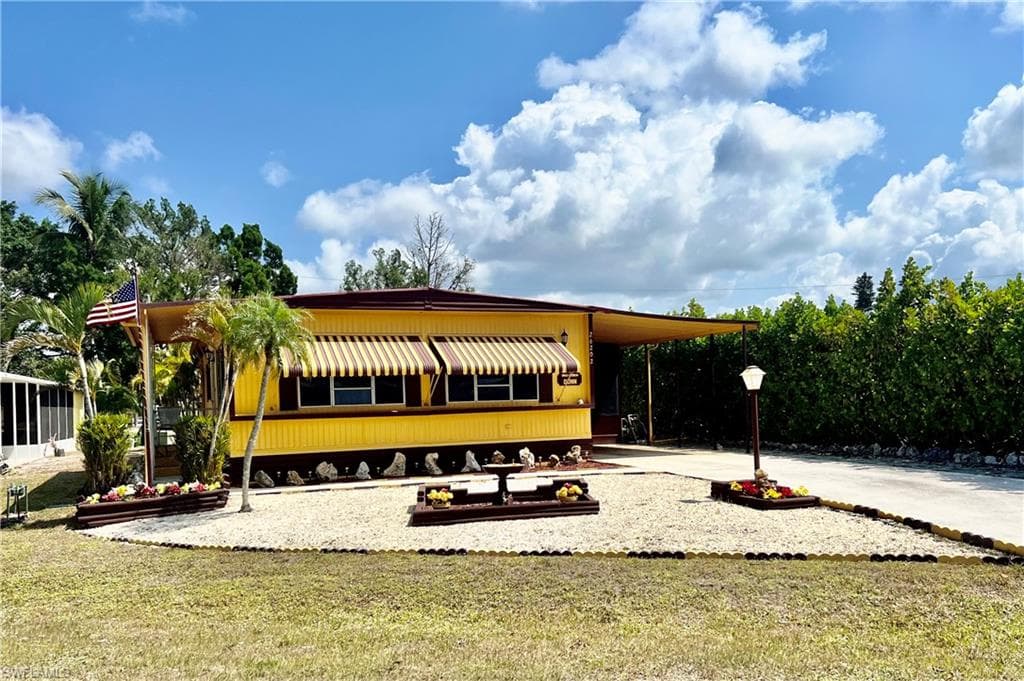 26202 Duchess LN BONITA SPRINGS, FL 34135