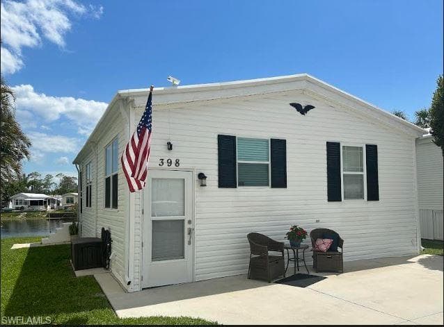 398 Leopard LN 398 NAPLES, FL 34114