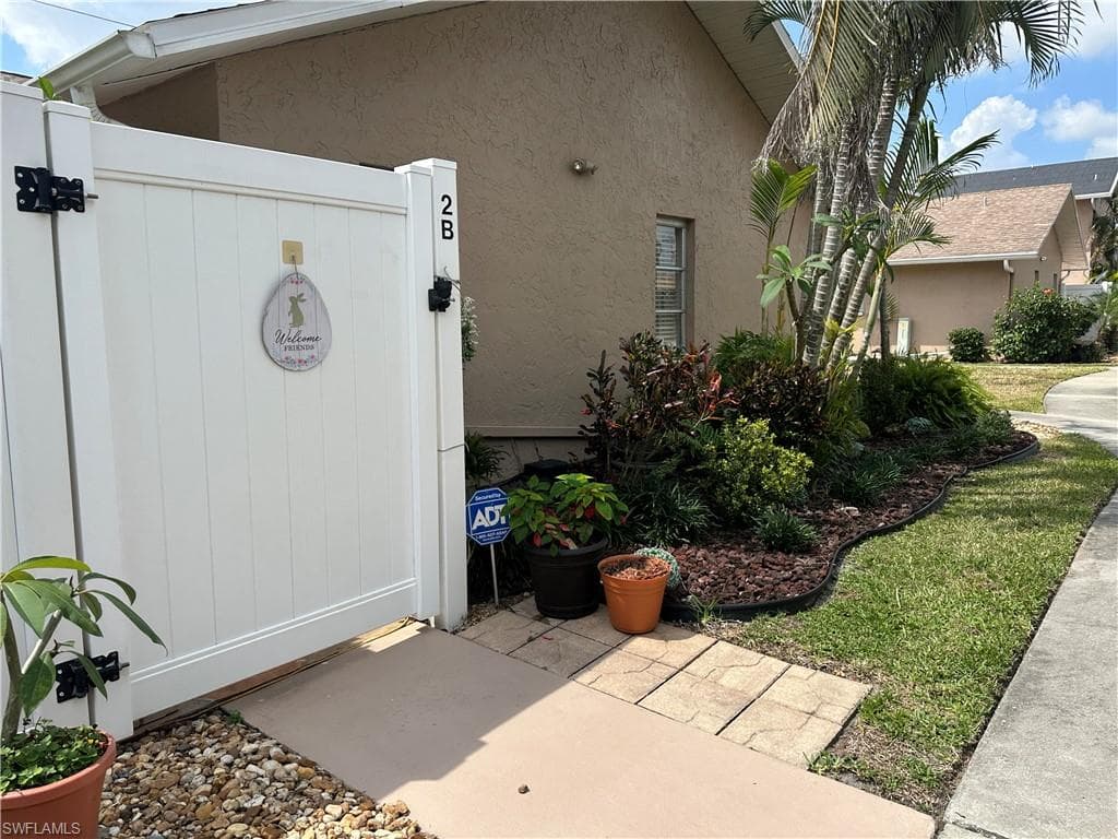1031 SE 8th TER B CAPE CORAL, FL 33990