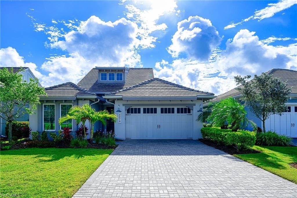 5876 Antigua WAY NAPLES, FL 34113
