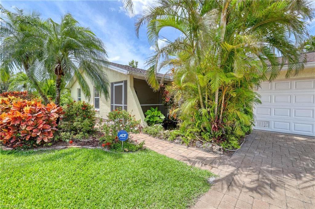 14903 Bonaire CIR FORT MYERS, FL 33908