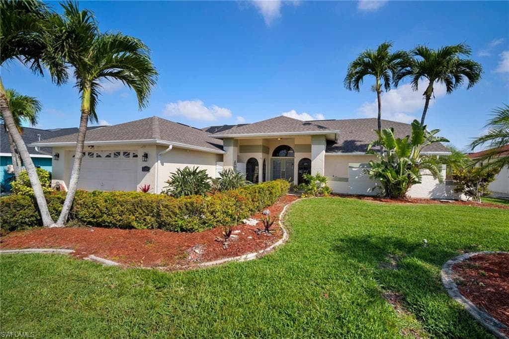 2219 10th LN CAPE CORAL, FL 33990