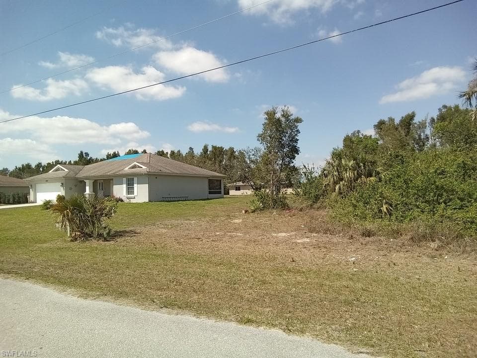 2433-2435 Daniel AVE LEHIGH ACRES, FL 33971