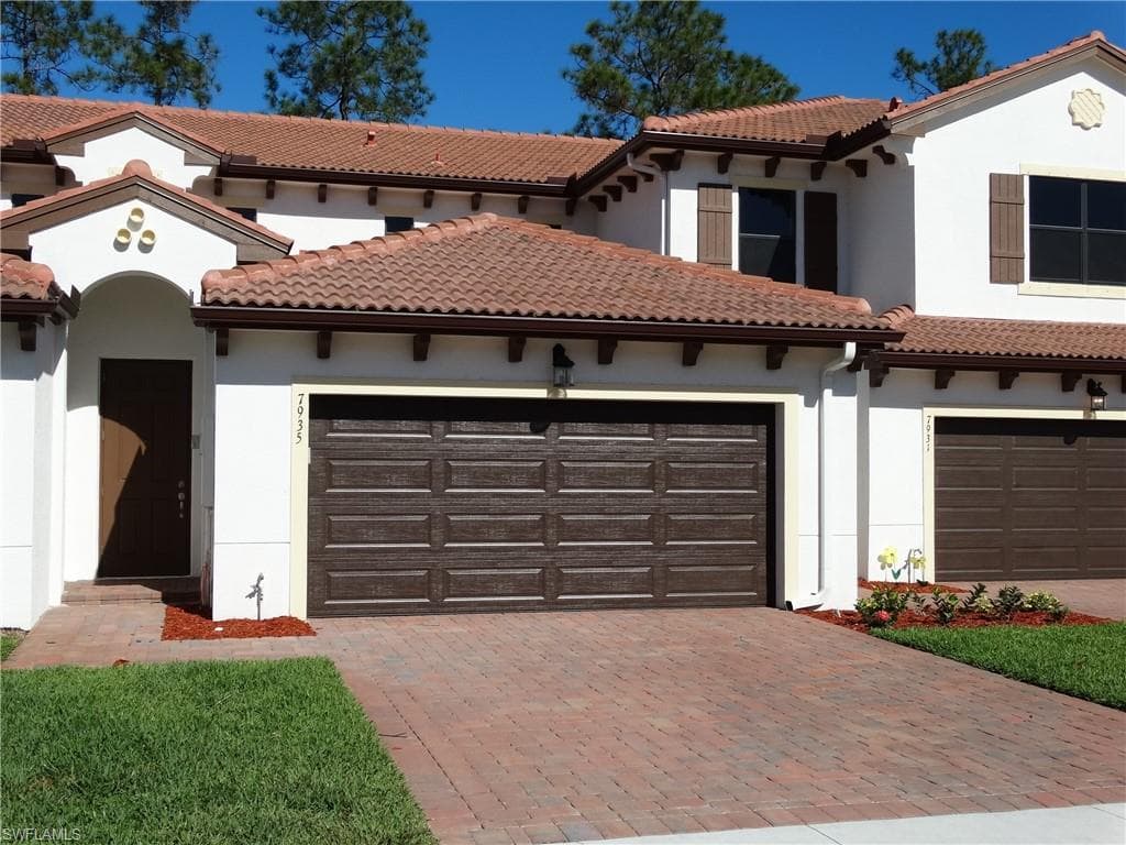 7935 Bristol CIR NAPLES, FL 34120