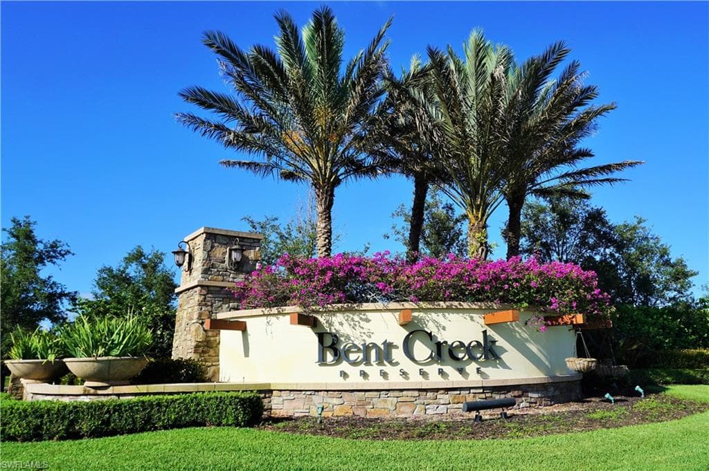9183 Woodhurst DR NAPLES, FL 34120