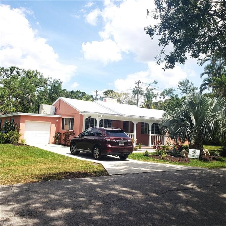 1443 Sandra DR FORT MYERS, FL 33901