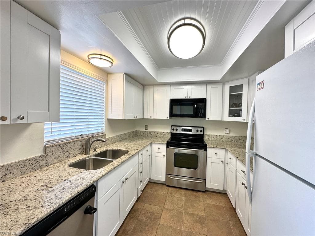 5651 Rattlesnake Hammock RD 202C NAPLES, FL 34113
