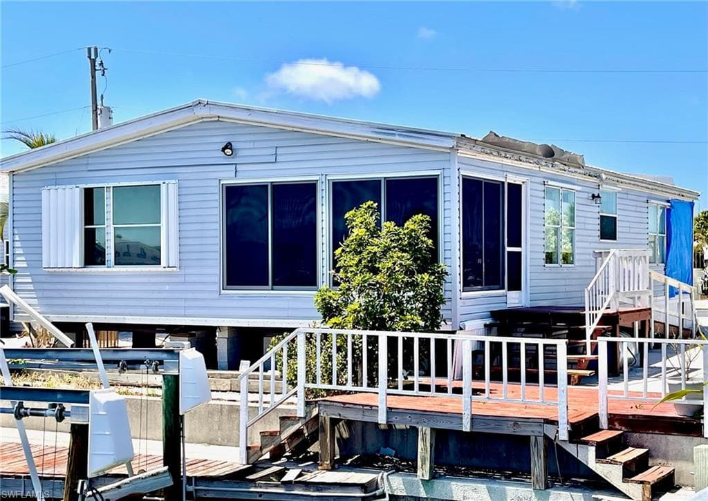 3062 Skipper LN ST. JAMES CITY, FL 33956
