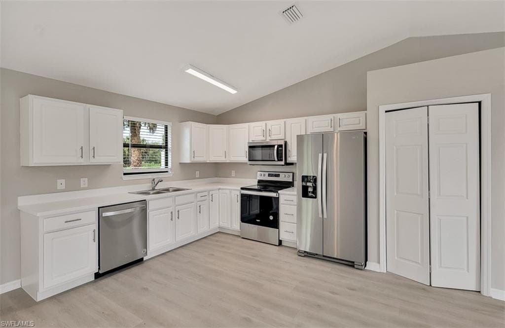 3805 33rd ST SW LEHIGH ACRES, FL 33976