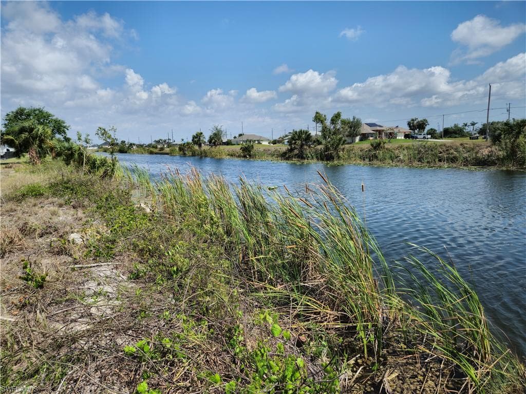 2540 NW 6th TER CAPE CORAL, FL 33993
