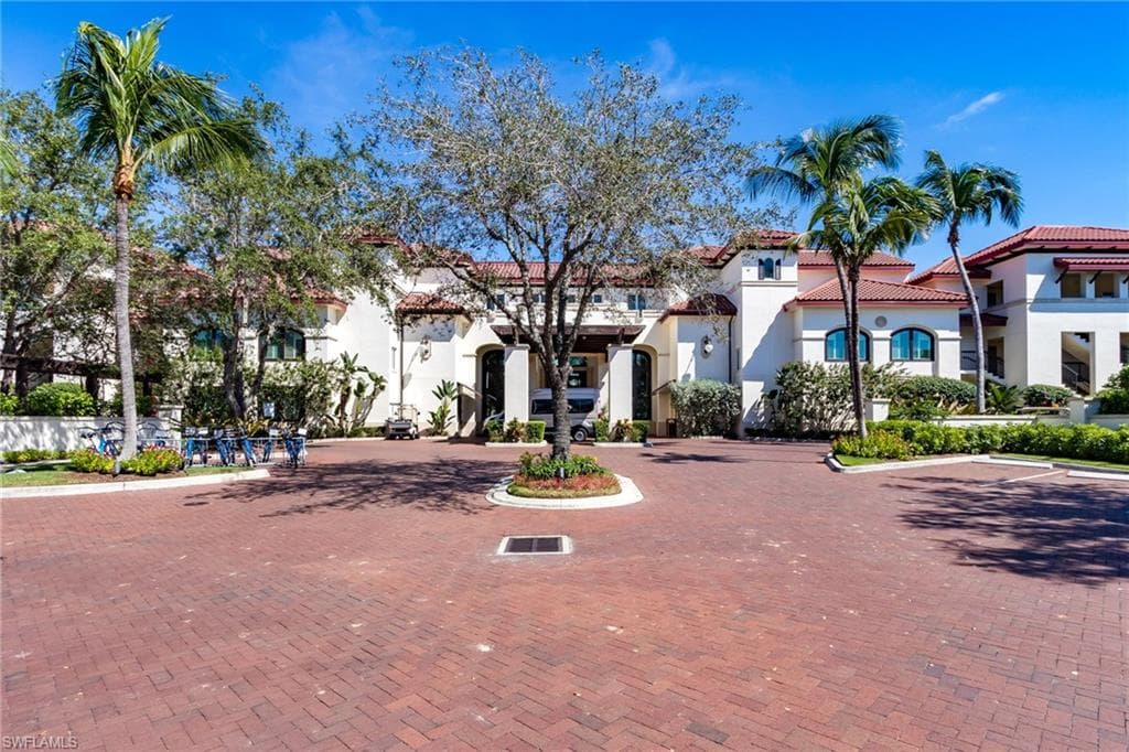 221 9th ST S 311 NAPLES, FL 34102