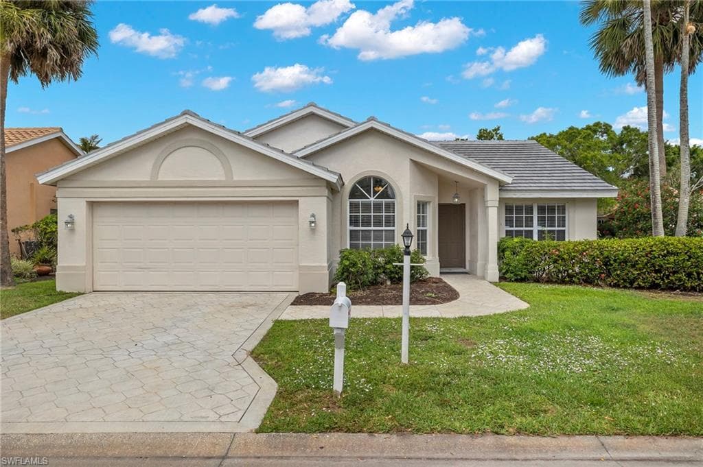 12190 Eagle Pointe CIR FORT MYERS, FL 33913