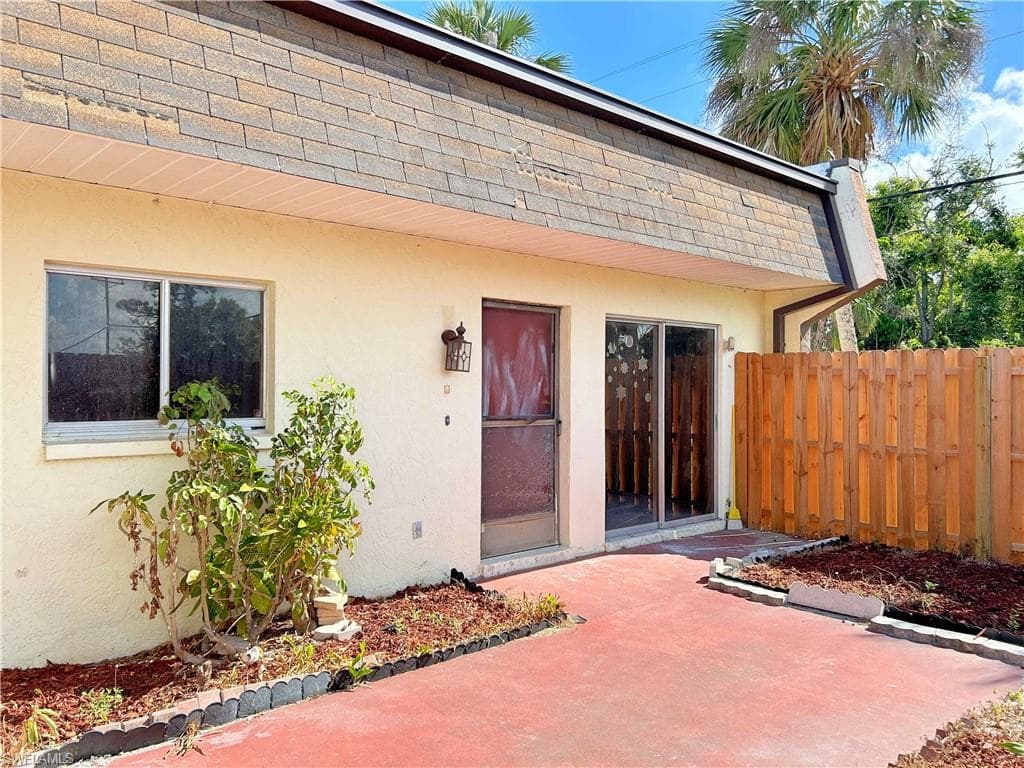 1165 Palm AVE 3D NORTH FORT MYERS, FL 33903