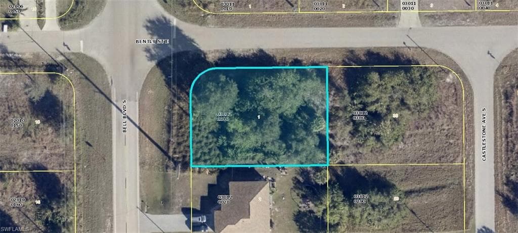 761 Bell BLVD S LEHIGH ACRES, FL 33974