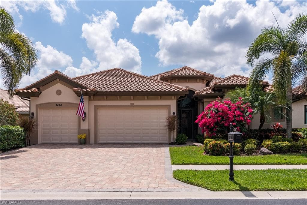 7426 Acorn WAY NAPLES, FL 34119