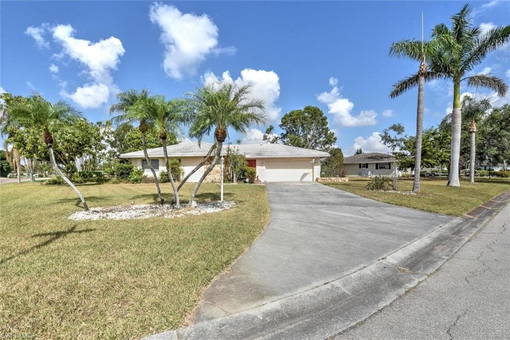 1515 Manchester BLVD FORT MYERS, FL 33919