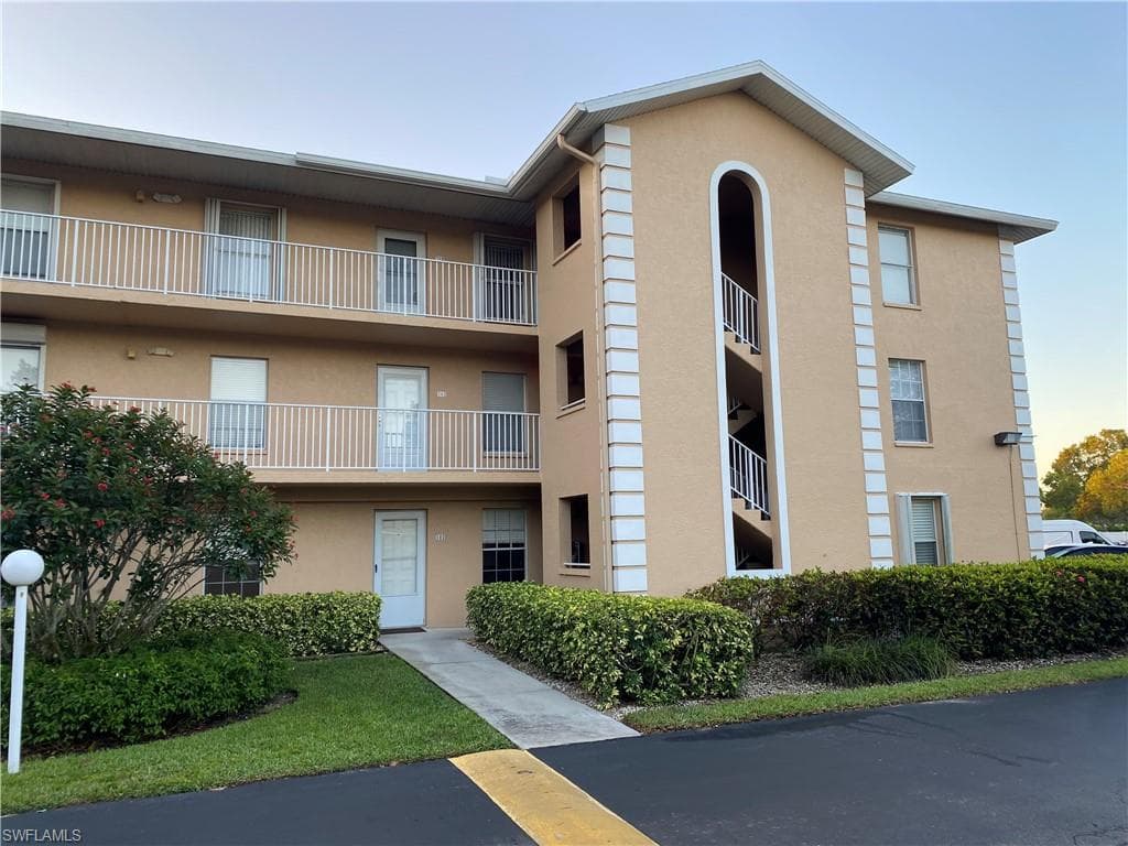 9650 Victoria LN B-101 NAPLES, FL 34109