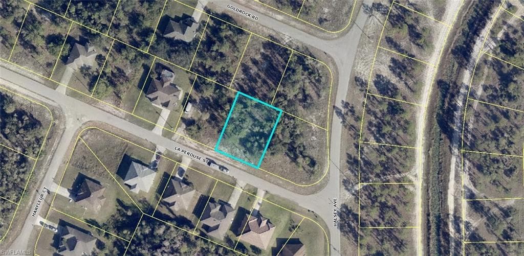 425 La Perouse ST LEHIGH ACRES, FL 33974