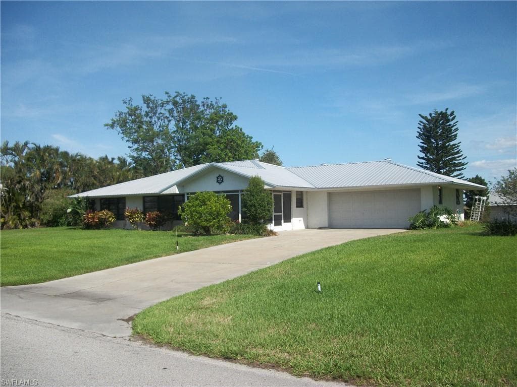 1213 River RD MOORE HAVEN, FL 33471