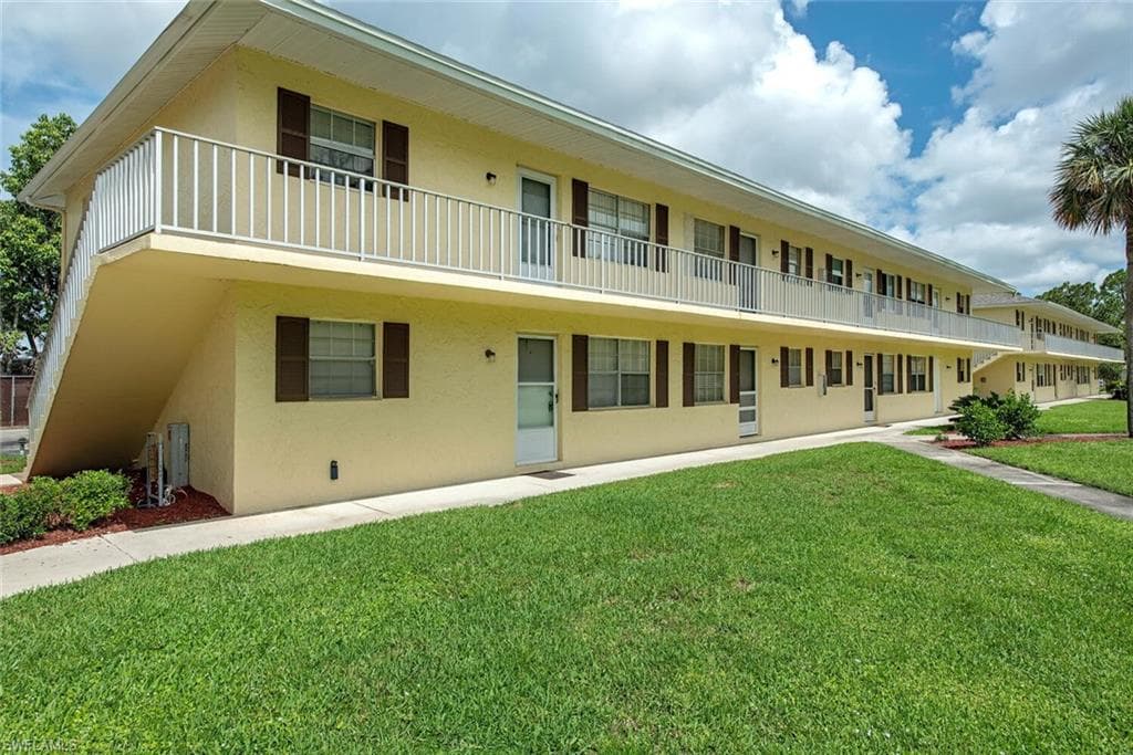 3325 Airport RD N M-3 NAPLES, FL 34105