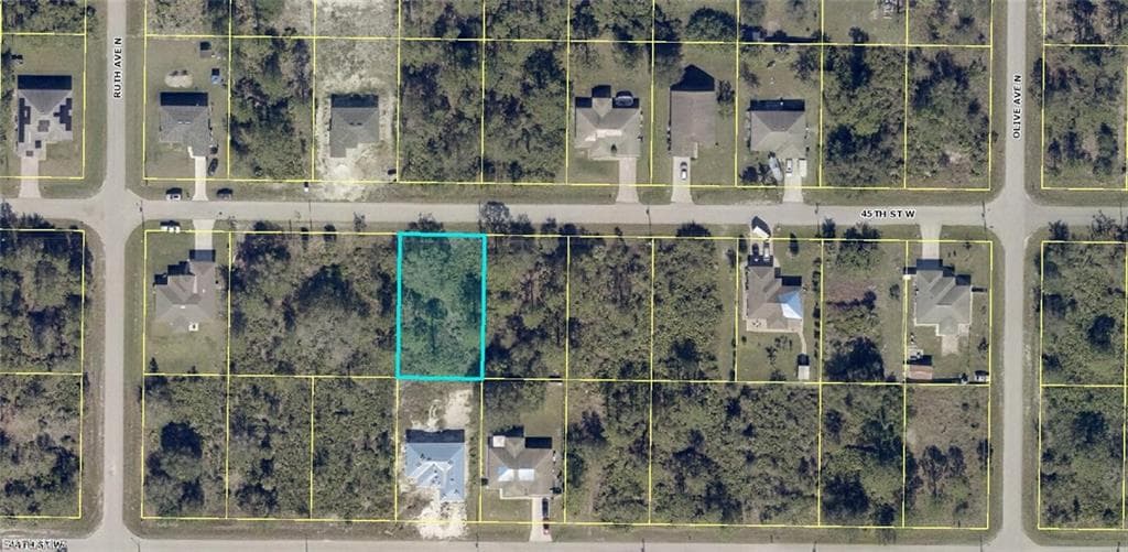 3213 45th ST W LEHIGH ACRES, FL 33971