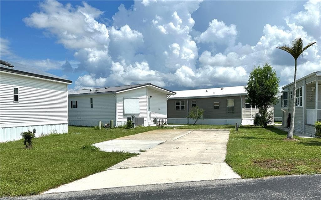 4740 Liberty LN W ESTERO, FL 33928
