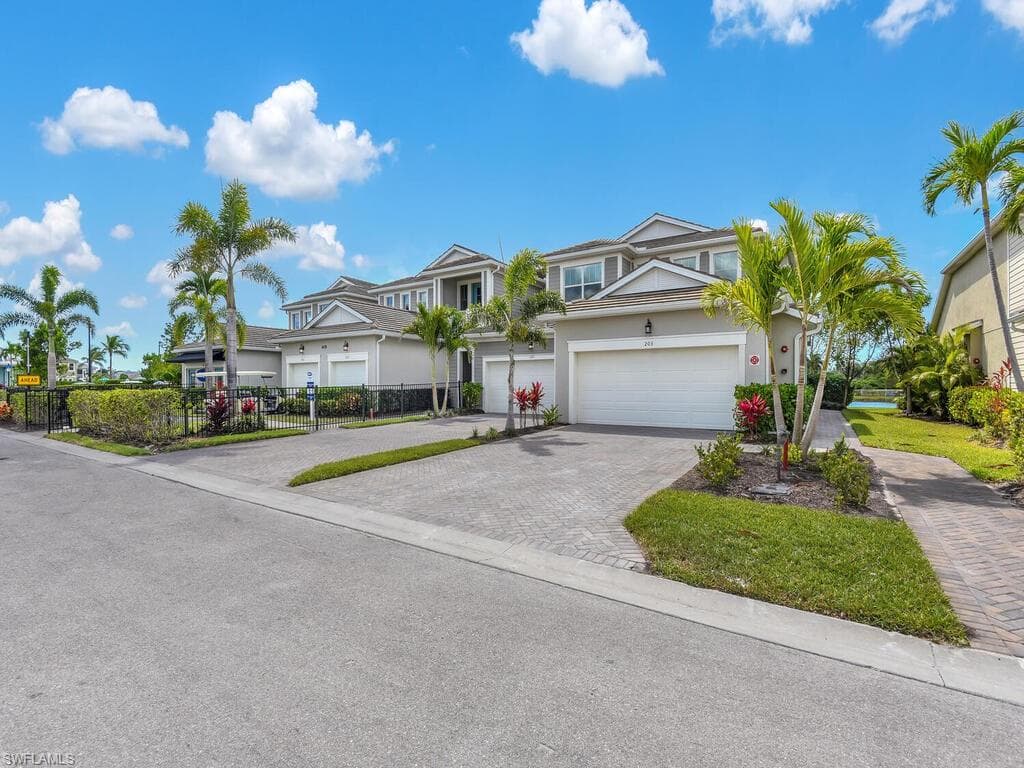 4578 Arboretum CIR 203 NAPLES, FL 34112