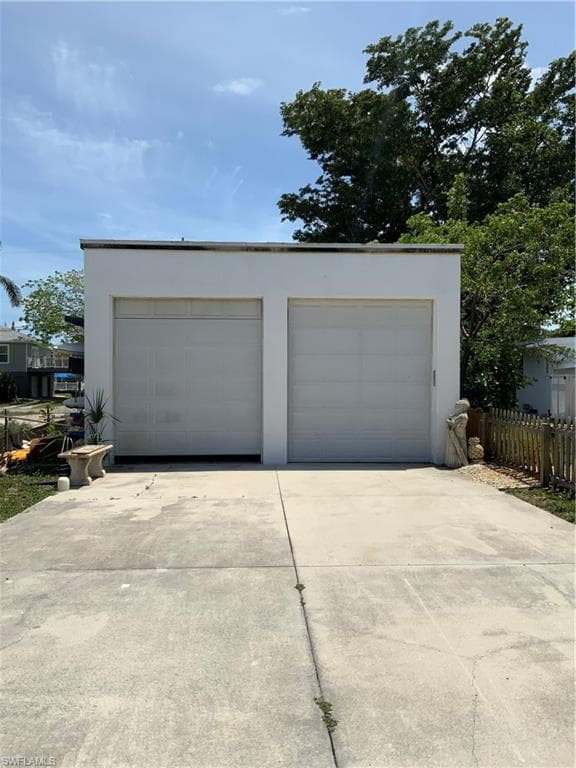 1236 Ridge ST NAPLES, FL 34103